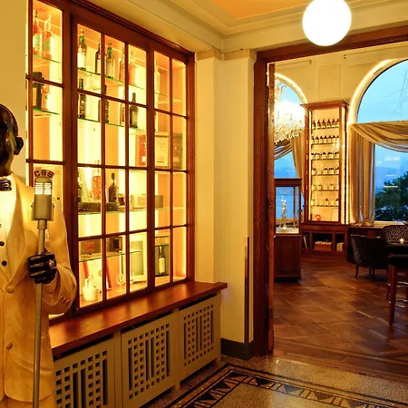Ξενοδοχείο Art Deco Montana 4*