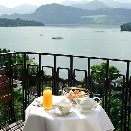 Hotell Art Deco Montana 4*